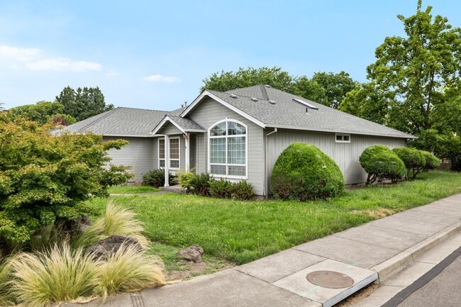 Building Photo - 621 Shadow Wood Dr