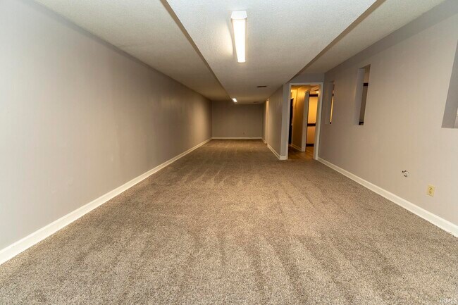 Building Photo - 7877 Marywood Dr