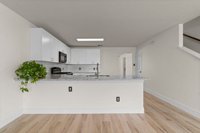 Building Photo - 16859 Blackberry Lily Ln