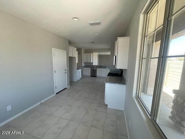 Building Photo - 8746 W San Juan Ave