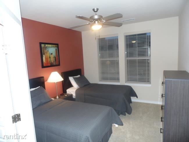 Building Photo - 13581 Via Varra