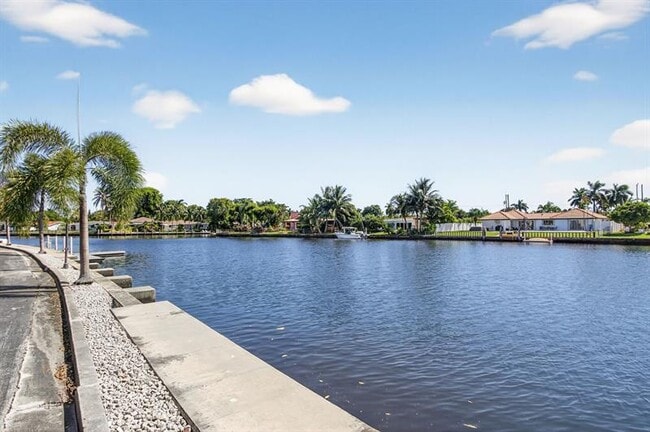 Building Photo - 130 Cypress Club Dr