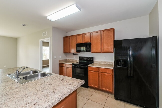 Building Photo - 31 NE 9th Pl