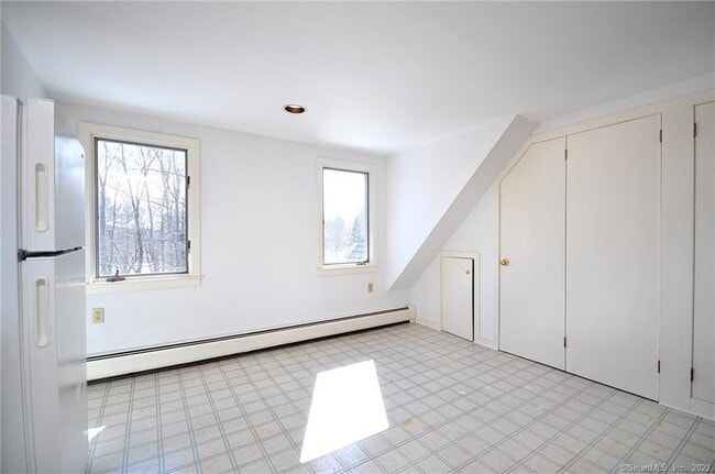 Building Photo - 387 South St