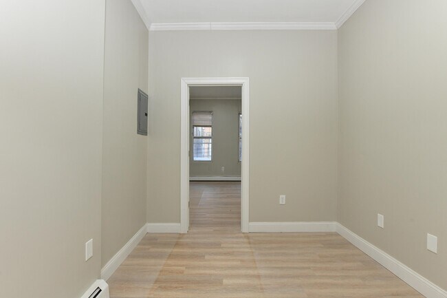 Building Photo - 531 28th St