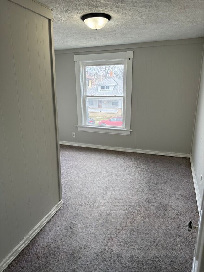 Building Photo - 721 Ross Ave