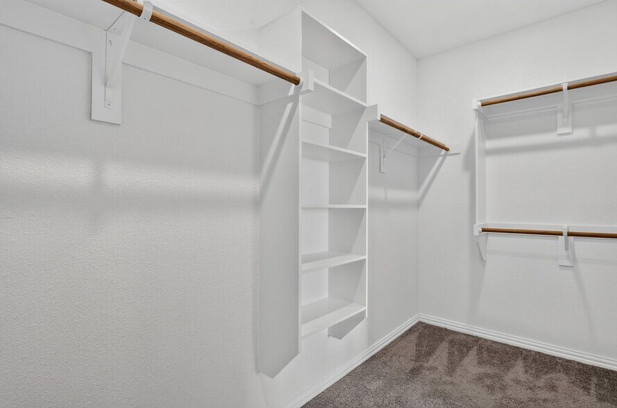 Building Photo - 3342 Solana Cir