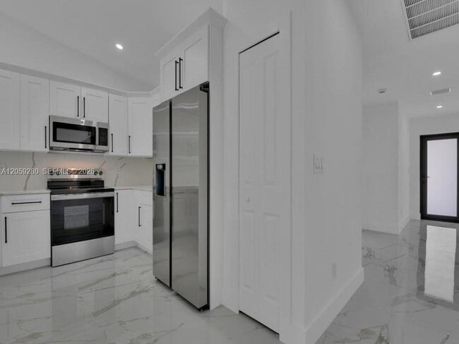 Building Photo - 4745 13th St SW