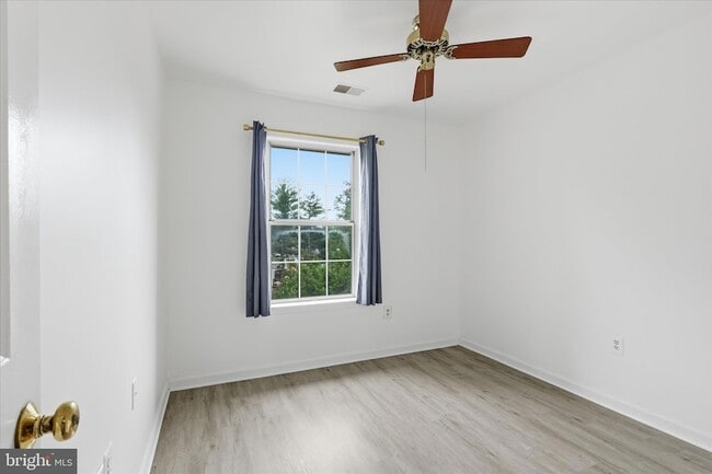 Building Photo - 8624 Sanderling Dr