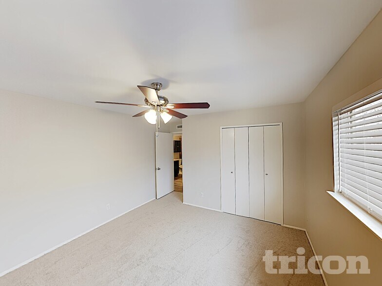 Building Photo - 4114 Hartford Dr