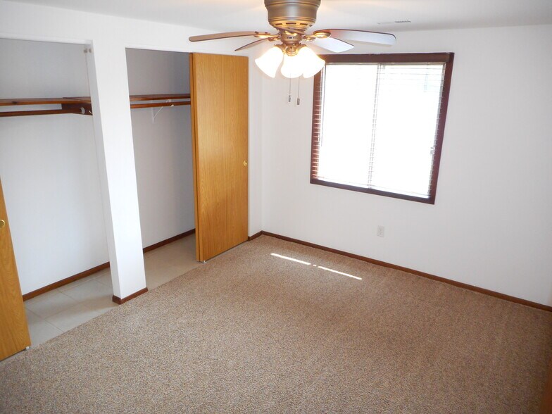 Building Photo - 1615 Reetz Rd