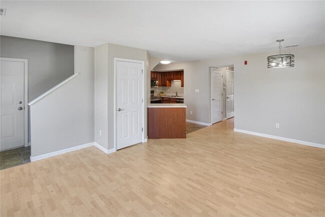 Building Photo - 30 Stonewall Creek Ct