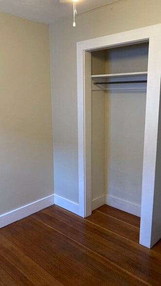 Building Photo - 18 Hancox St