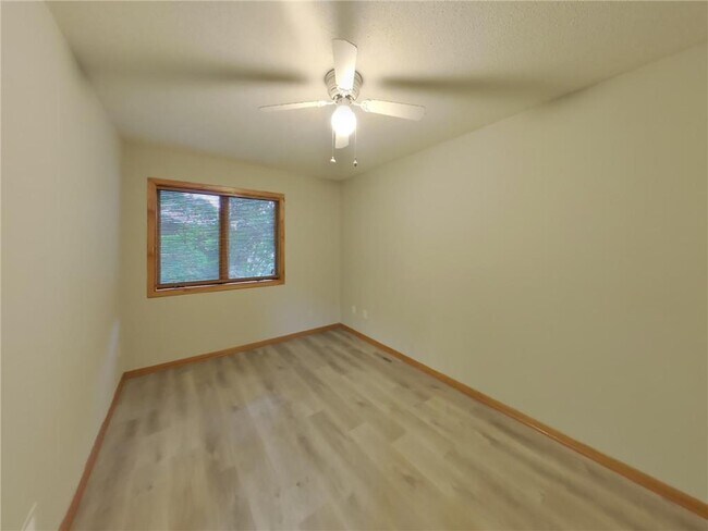 Building Photo - 5752 W 134th St