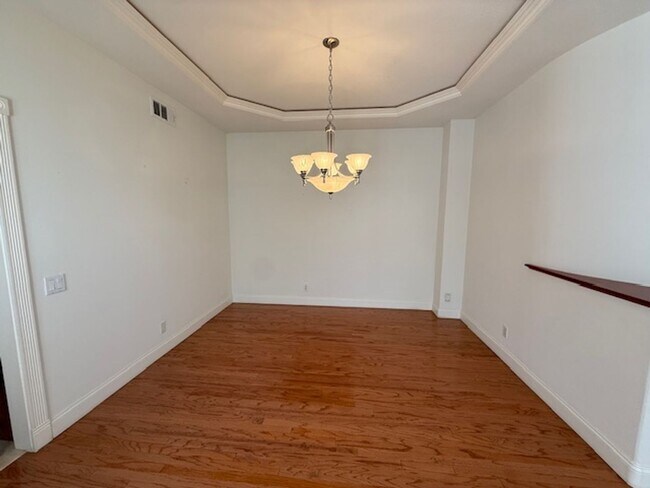 Building Photo - Over 3000 sq feet in Trabuco Canyon