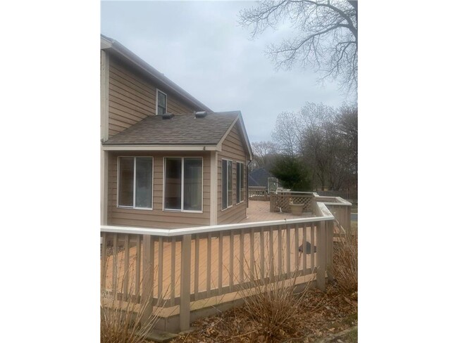 Building Photo - 668 Brentwood Ln