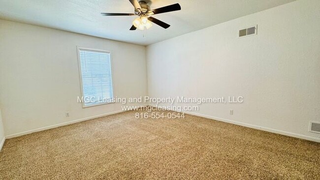 Building Photo - Creekwood Park Townhomes - Ask About our Reduced Rate with a 15 Month Lease!