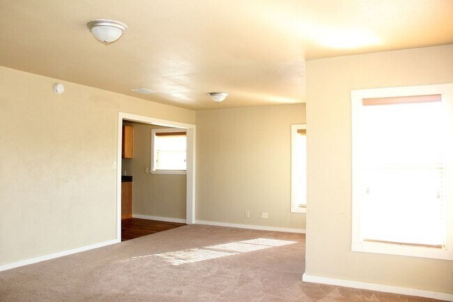 Building Photo - 1500 Tucson Rd