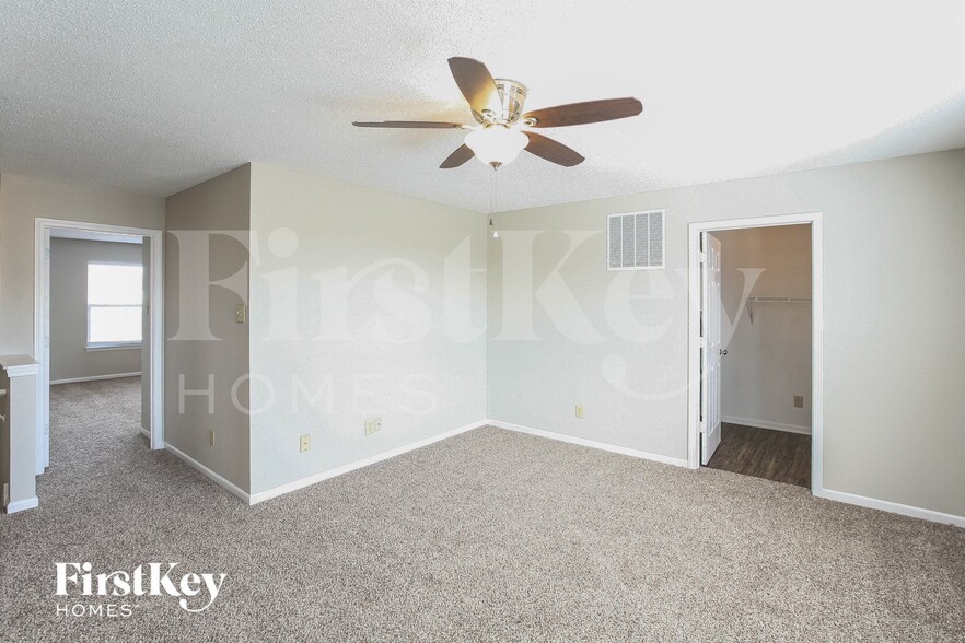 Building Photo - 9197 Huntleigh Cir