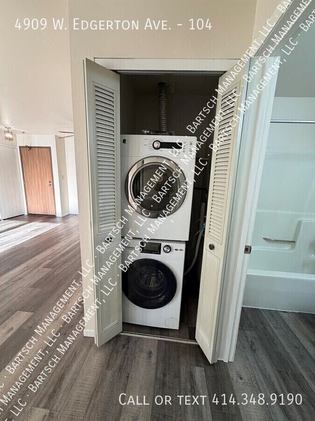 Building Photo - 4909 W Edgerton Ave