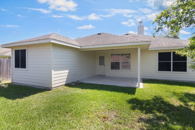 Building Photo - 32350 Cross Spring Park Ln