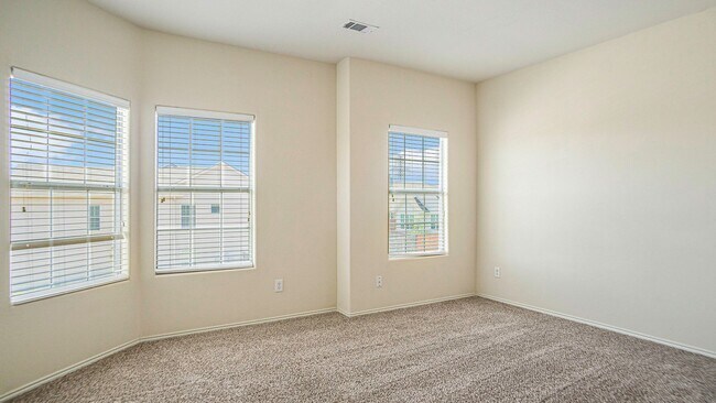 Building Photo - Beautifully Crafted 3 Bed 2.5 Bath 2 Car g...