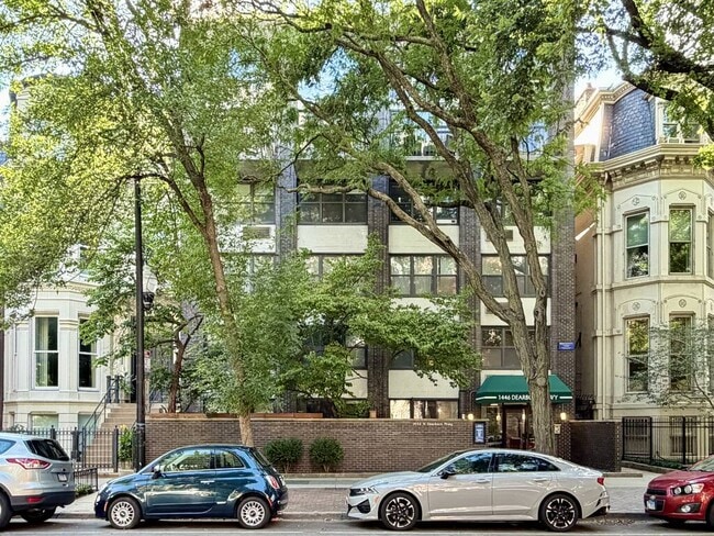 Building Photo - 1329. N Dearborn