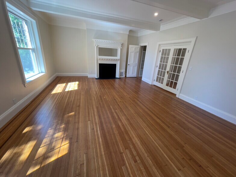 Building Photo - 1716 Beacon St