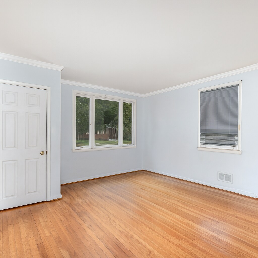 Building Photo - 4607 Parkwood Ave