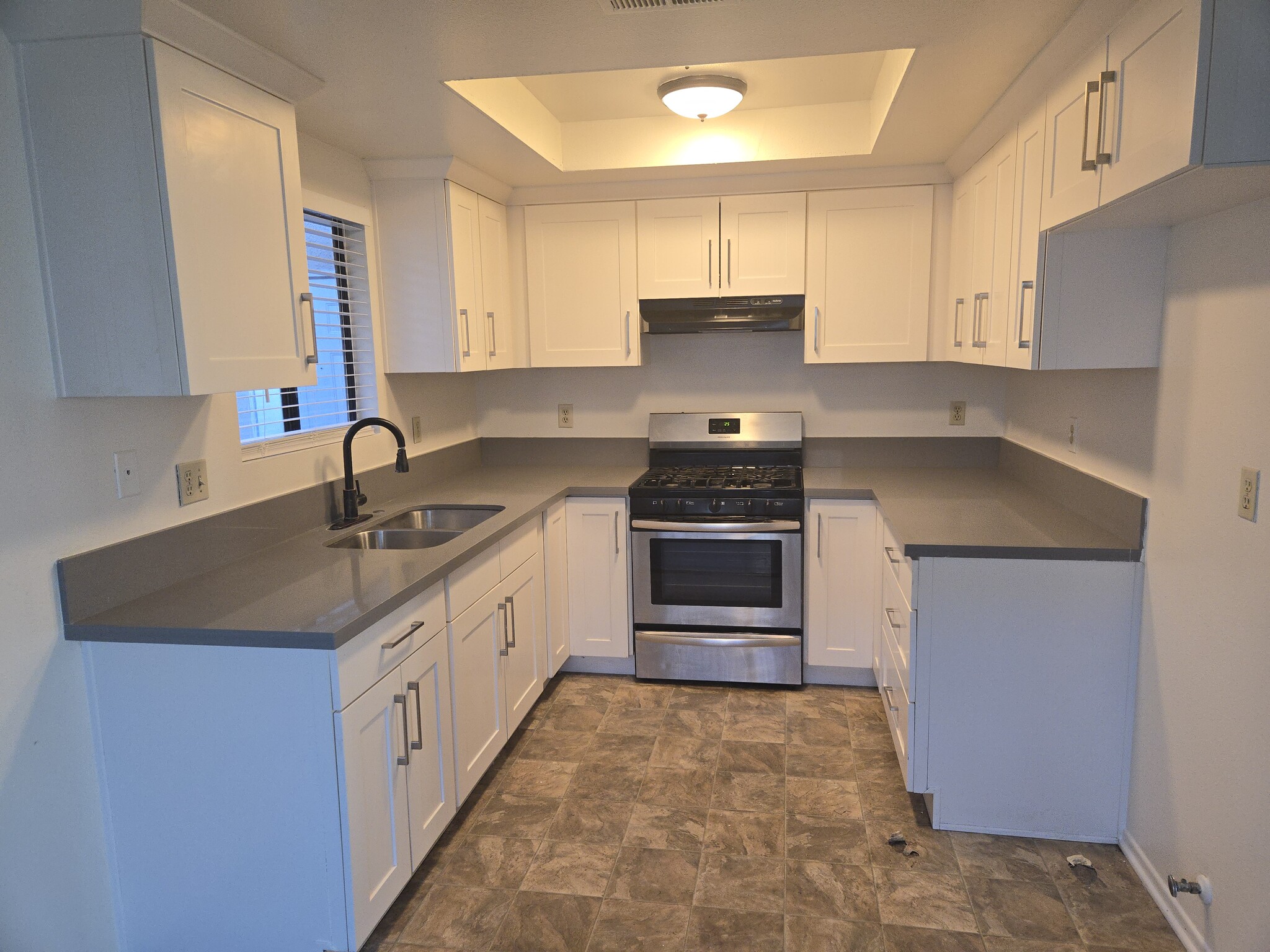 Building Photo - 713 N Corvette Dr