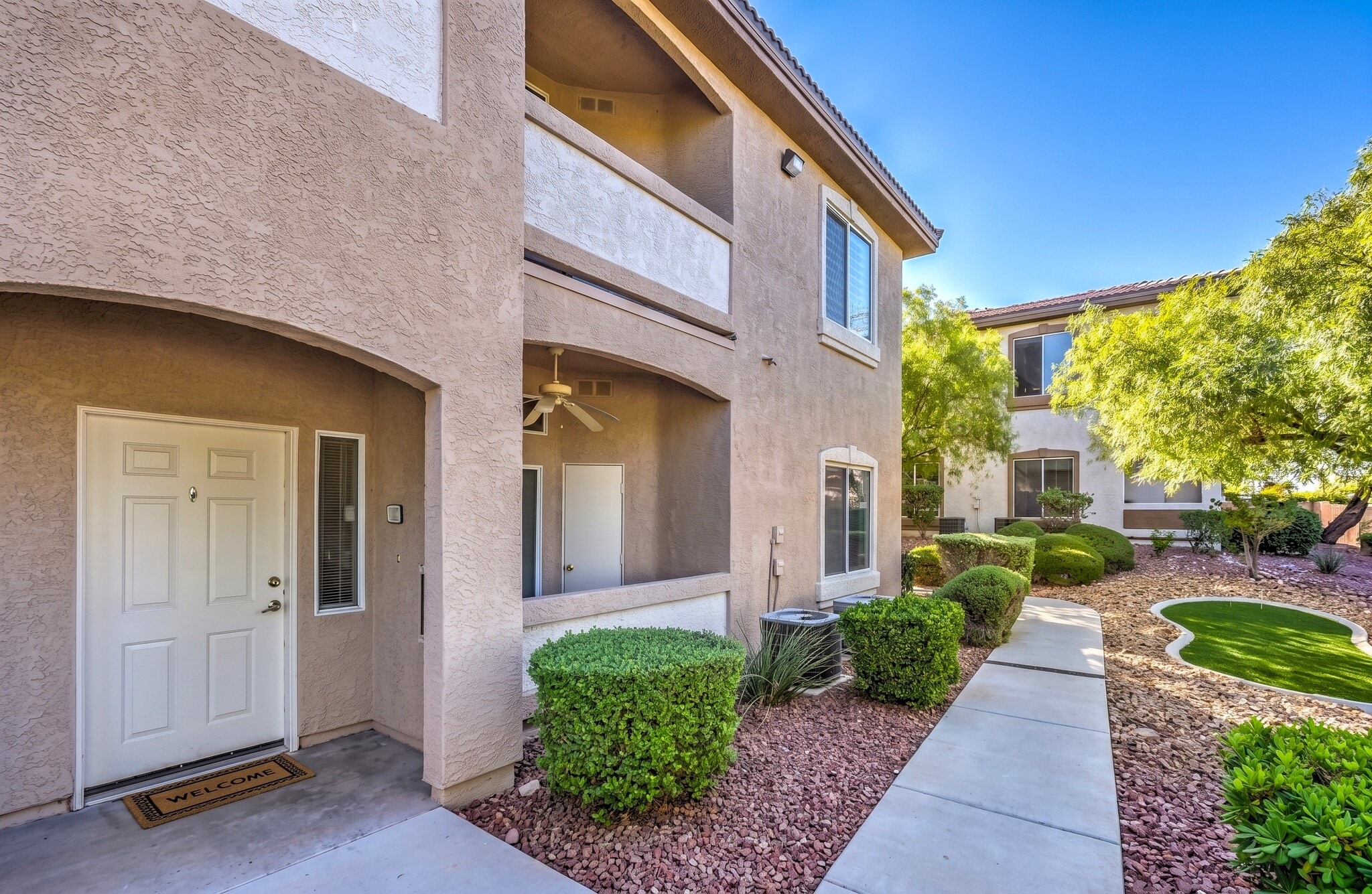 Building Photo - 2305 W Horizon Ridge Pky