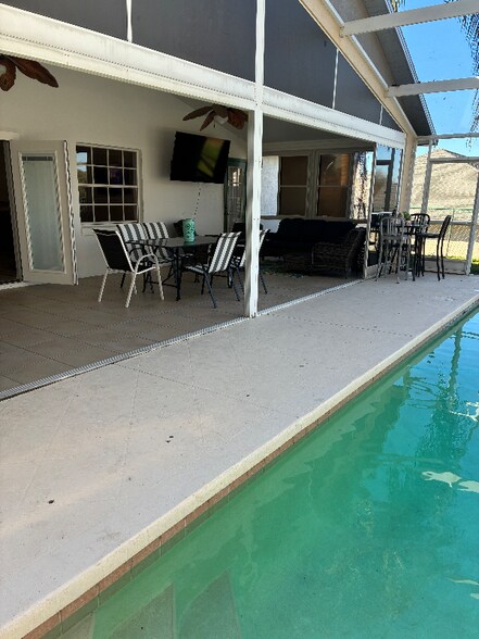 Building Photo - 867 Park Valley Cir