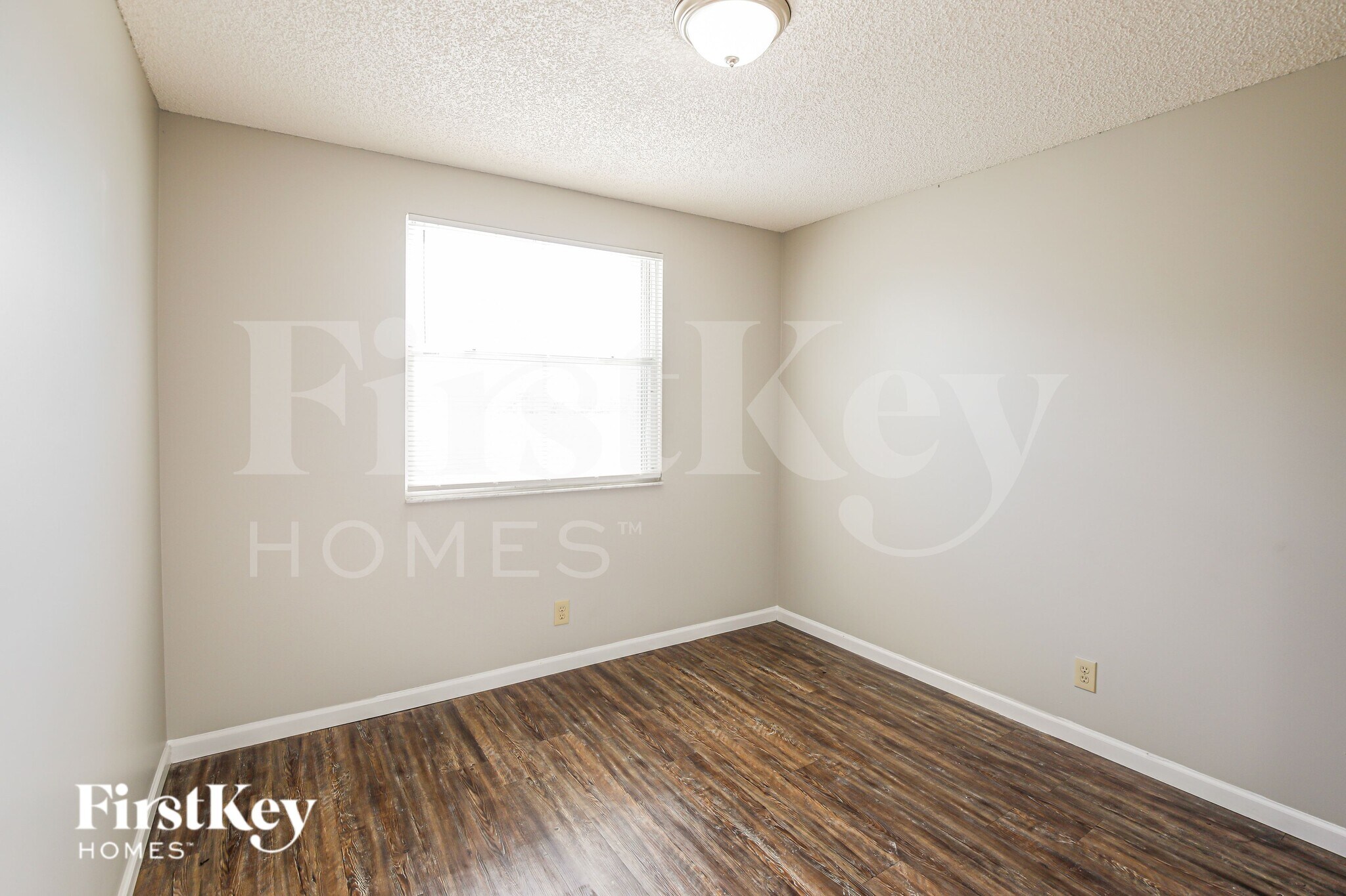 Building Photo - 3085 Lighthouse Pl