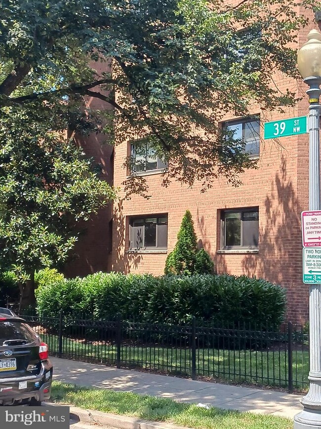 Building Photo - 2725 39th St NW