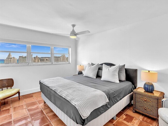 Building Photo - 1881 Washington Ave