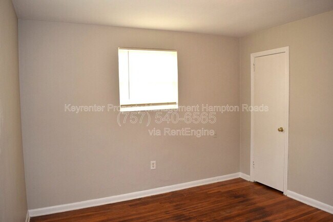 Building Photo - 1216 Hoover Ave