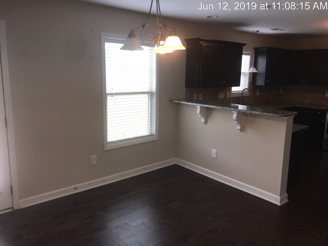 Building Photo - 124 Sorrel Ct