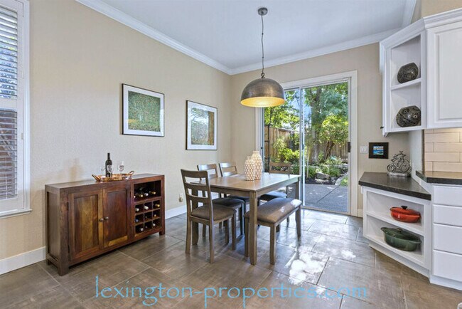 Building Photo - Modern, Single-story Home, in Exclusive Gated Golf course Community - Heritage at Diamond Oaks.