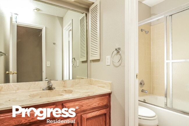 Building Photo - 6803 Highland Bluffs