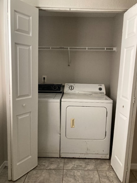 Building Photo - 2605 E 26th Ave