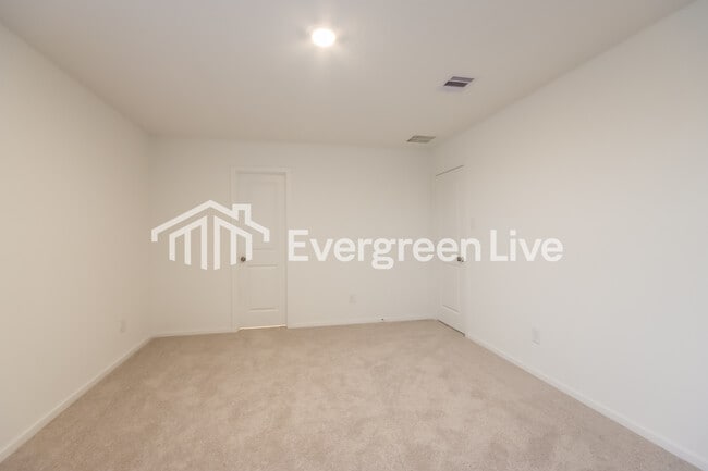 Building Photo - 31428 Moore Rd