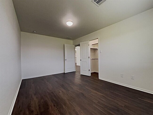 Building Photo - 30011 Saw Oaks Dr