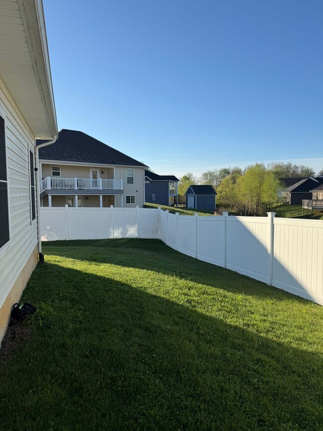 Building Photo - 128 Aiden Ln