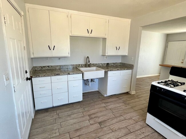 Building Photo - 5531 Cahuilla Ave