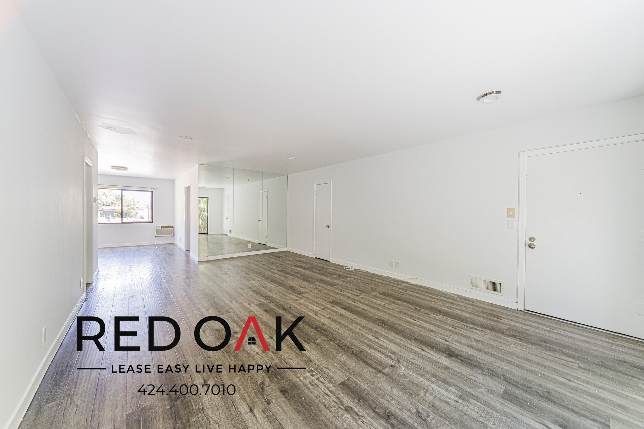 Building Photo - 8770 Shoreham Dr