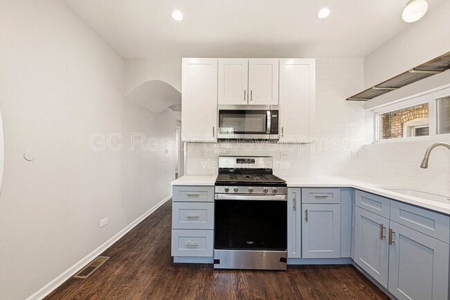 Building Photo - 2036 S 1st Ave