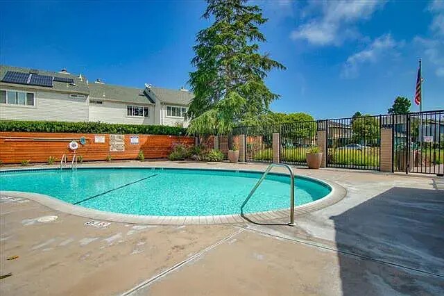 HOA Pool - 4460 Diamond St