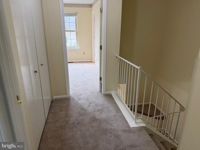 Building Photo - 34 Woodbrook Dr