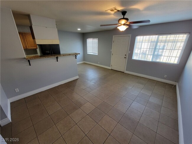 Building Photo - 2429 Daley St