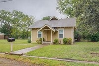 Building Photo - Available Mid-July! 3 Bedroom Home for Lea...